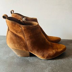 Dolce Vita suede tan ankle boots